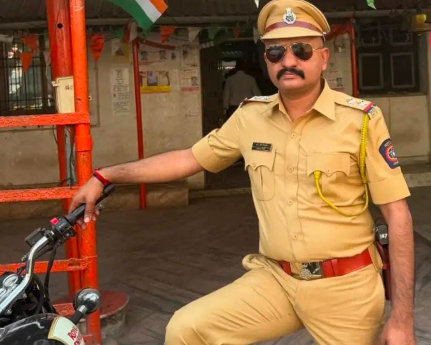 बडतर्फ पोलीस अधिकारी रणजीत कासले याला अंबाजोगाई पोलिसांनी घेतले ताब्यात 