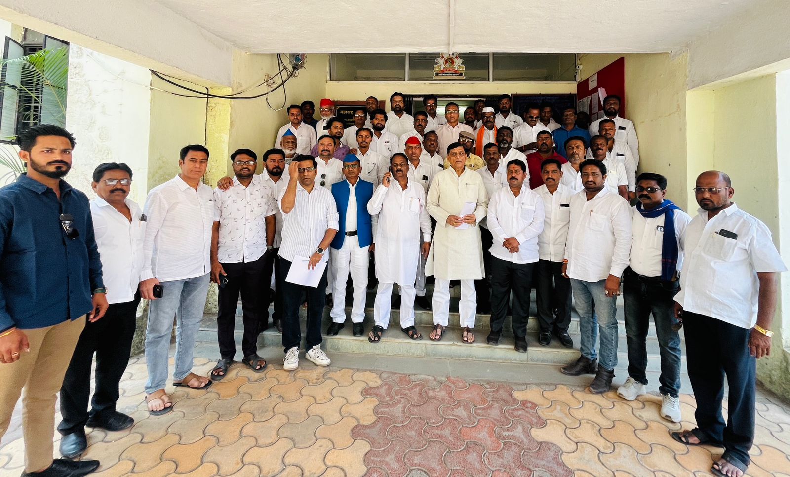 *मुस्लिम समाजातील मागास जातींना शिक्षण व नौकरीतील ५ टक्के आरक्षणाचा अध्यादेश कायम ठेवून तात्काळ लागू करा* *मुख्यमंत्र्यांकडे निवेदनाद्वारे लोक विकास महाआघाडीची मागणी*